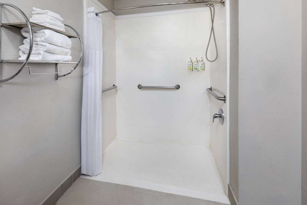 La Quinta Inn & Suites by Wyndham North Orem - photo 19