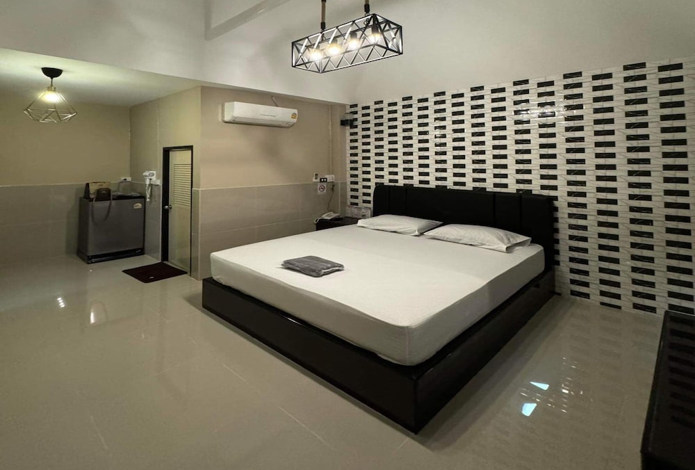 OYO 75522 Classroom Resort Ayutthaya — hotel in Uthai