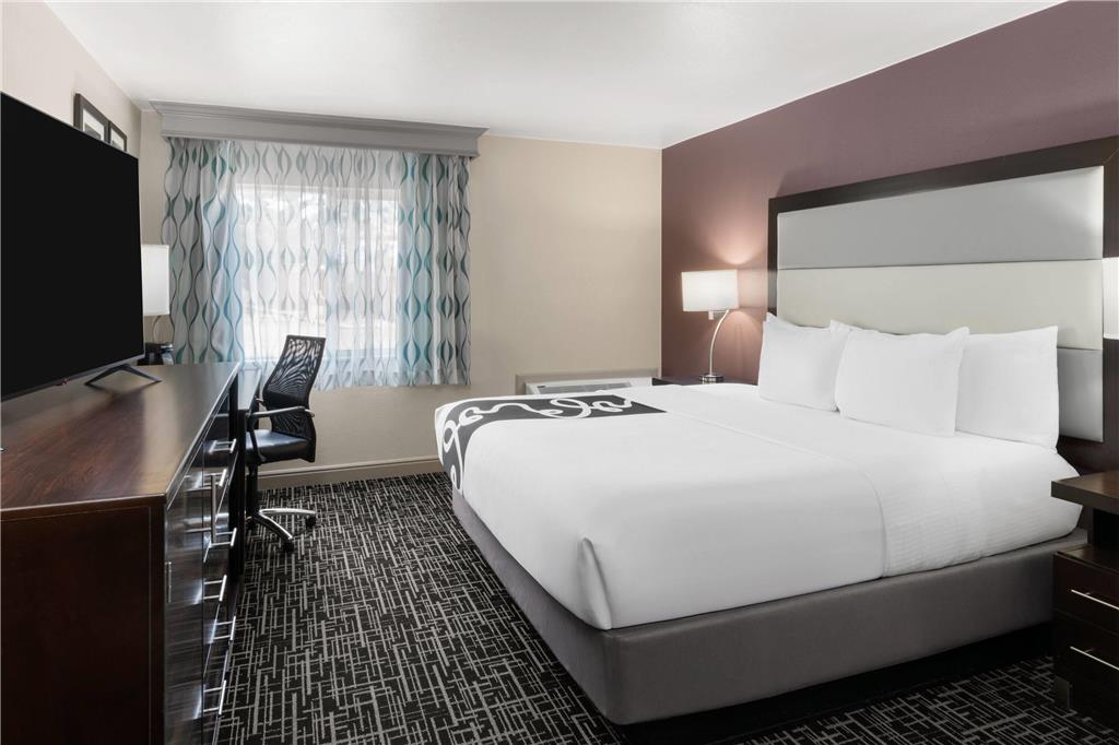 La Quinta Inn by Wyndham Fort Collins - photo 11