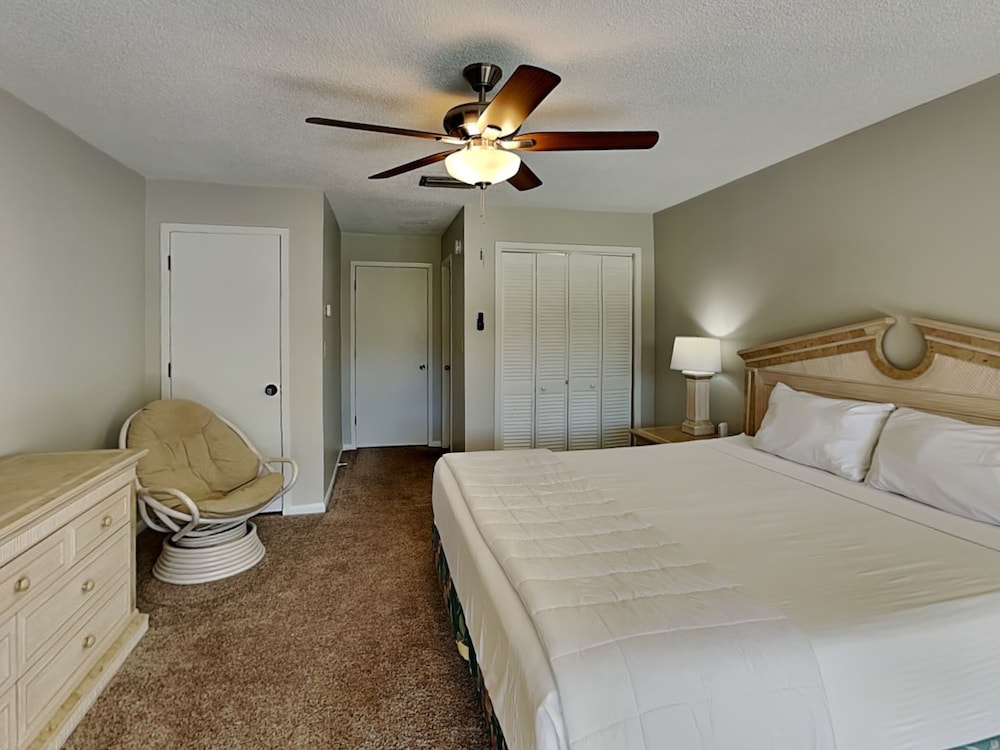 Edgewater Beach & Golf Resort II by Resort Collection - photo 36