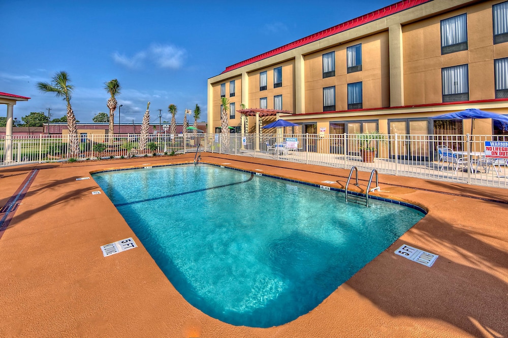 Hampton Inn Laurinburg - photo 19