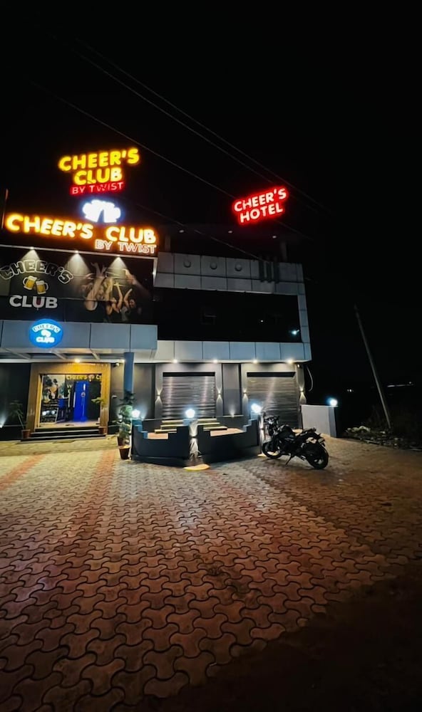 Cheers Club & Hotel - last minute hotel in Udaipur