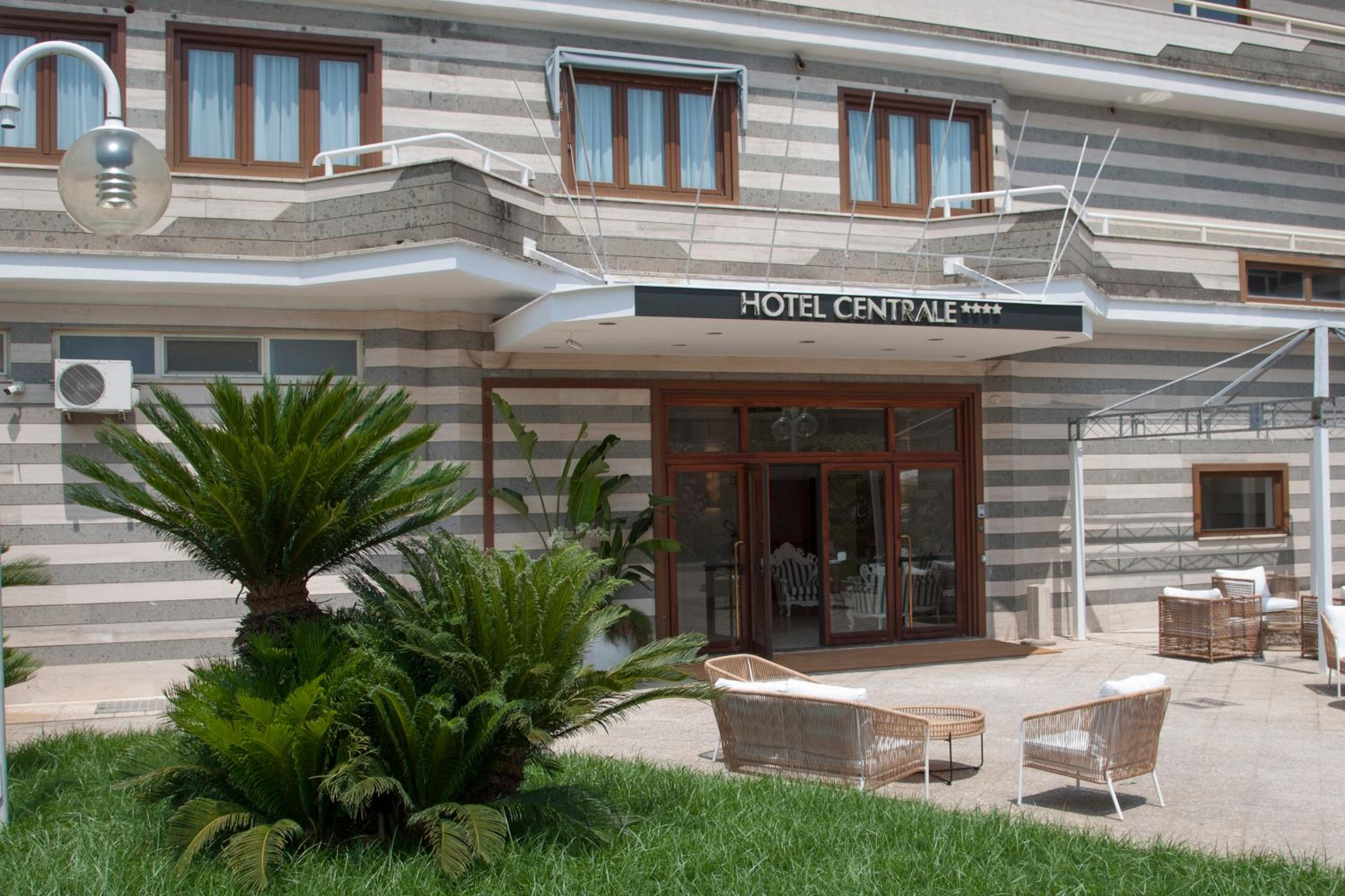 Hotel Centrale — hotel in Sabaudia