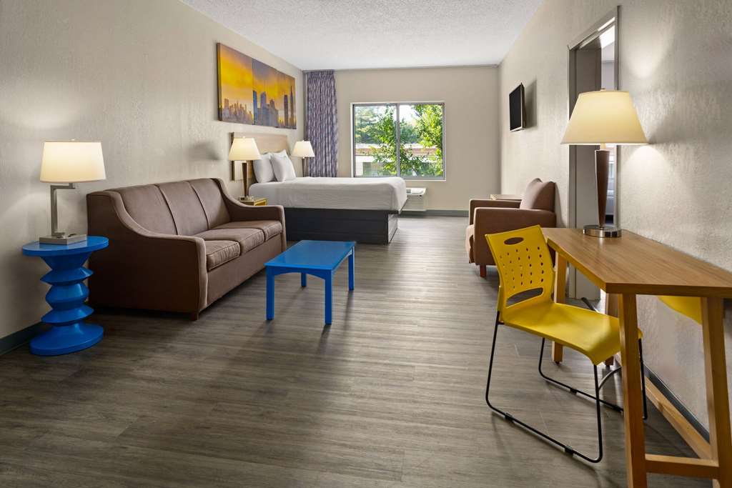 Days Inn & Suites by Wyndham Albany - photo 30