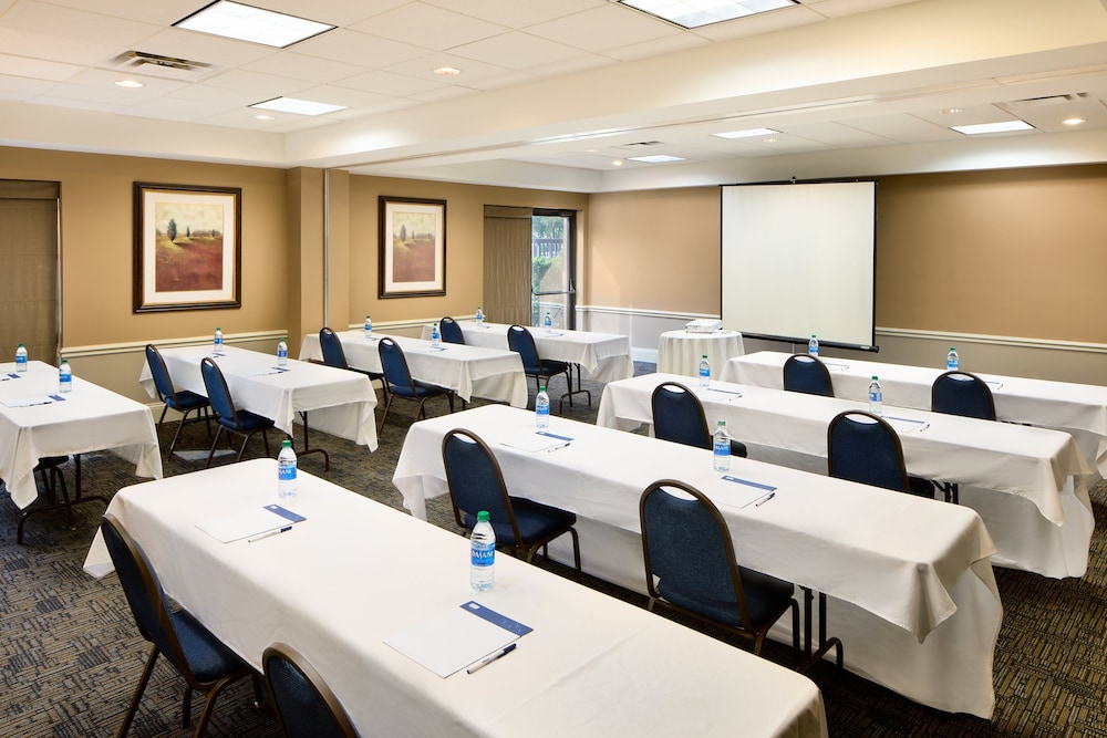Holiday Inn Express & Suites Alpharetta Windward Parkway by IHG - photo 47