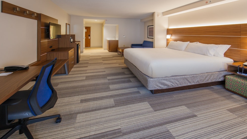 Holiday Inn Express Gatlinburg Downtown by IHG - photo 32
