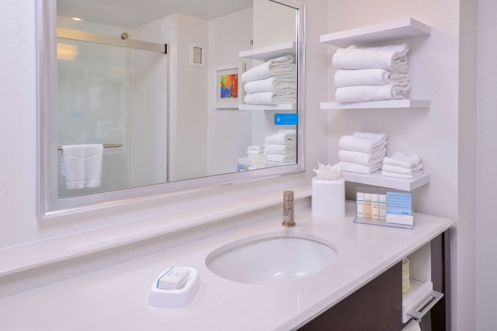 Hampton Inn Seattle Airport - photo 18
