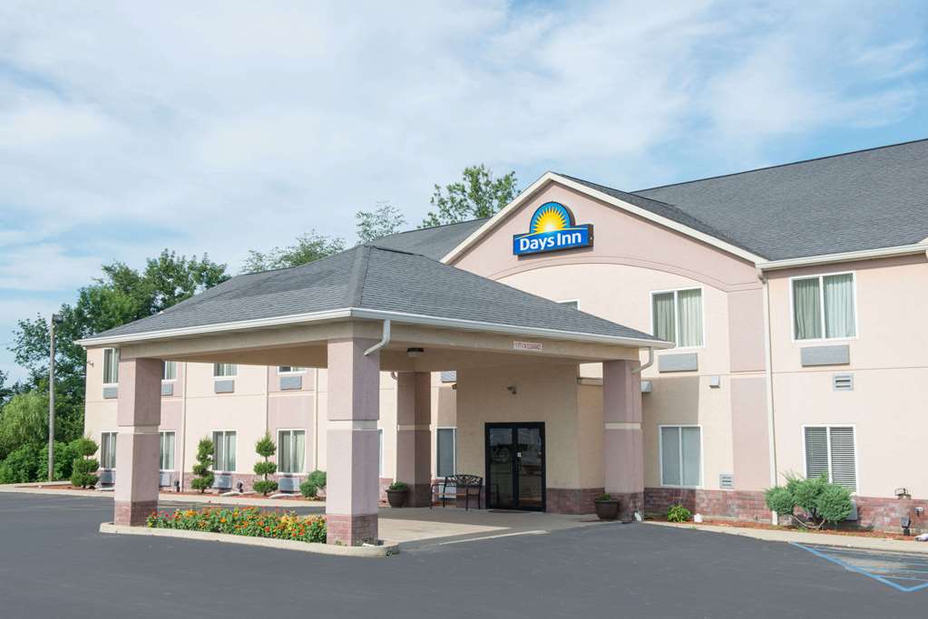 Days Inn by Wyndham Sullivan - featured photo