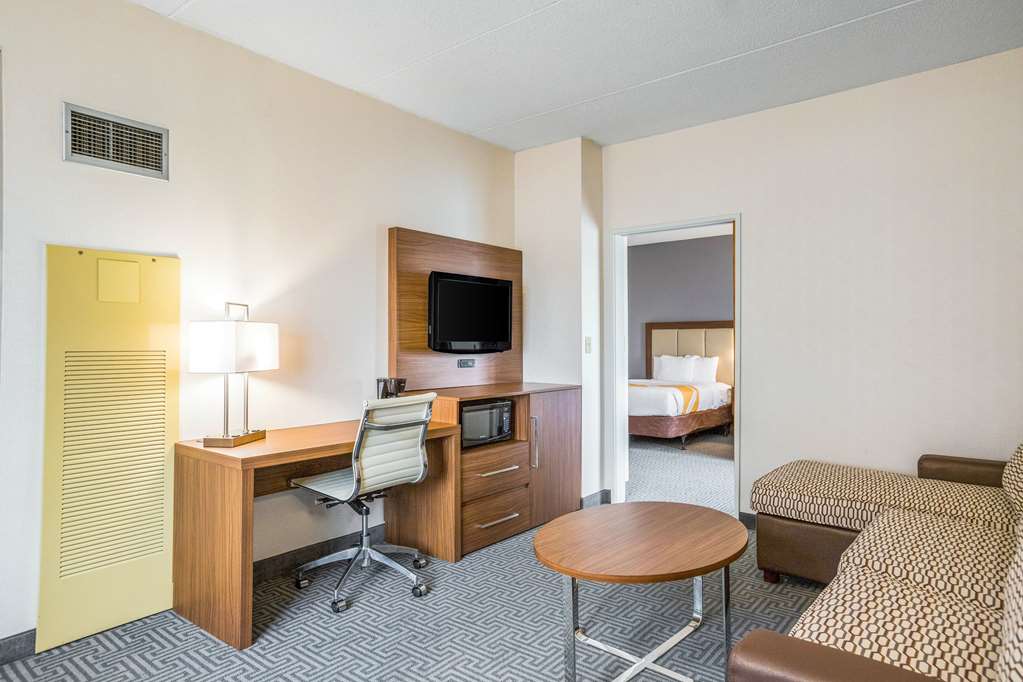 Quality Suites Lansing West - photo 14
