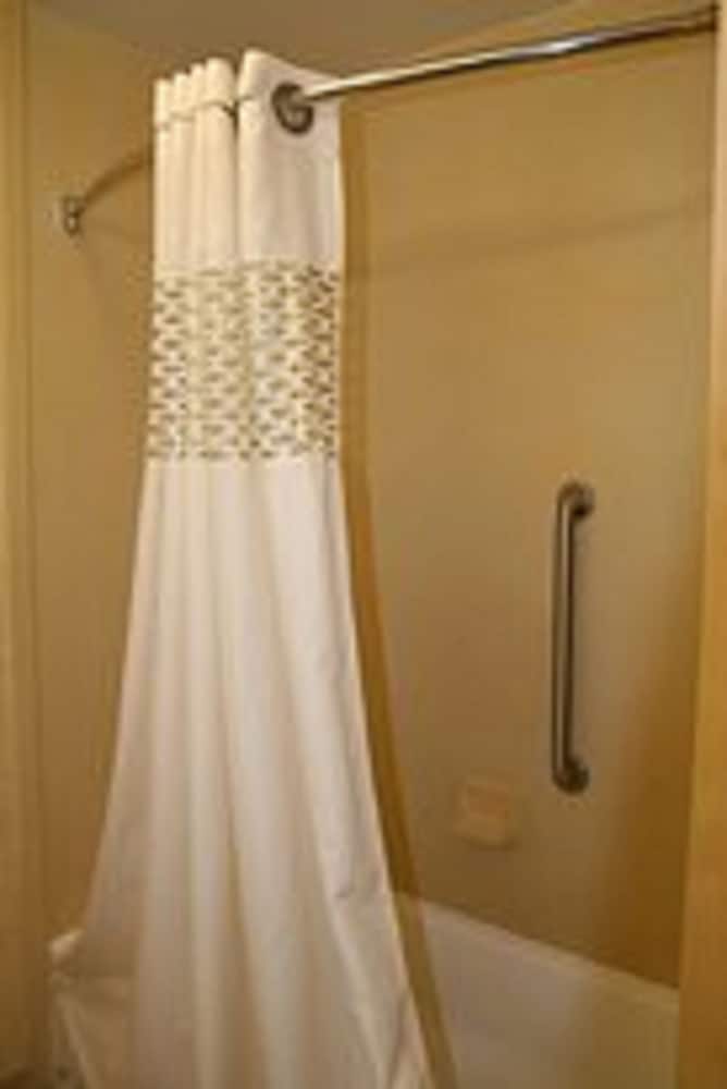 Hampton Inn Pine Grove - photo 31