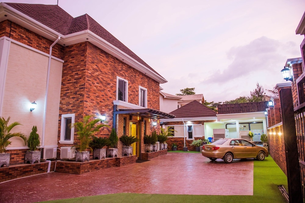 Pinnatech Suites - carbon neutral hotel in Abuja