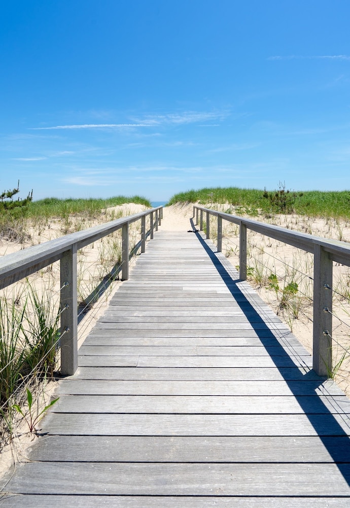 The Hermitage - carbon neutral hotel in Amagansett