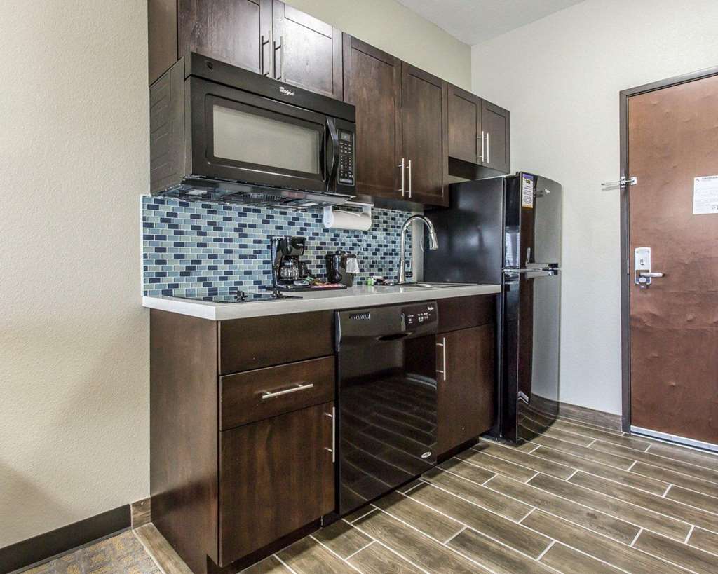 MainStay Suites Midland - photo 20