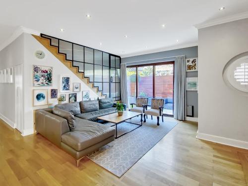 Cottage 8 Virginia Avenue Villas — 4-Star Luxury Hotel in Cape Town, South Africa