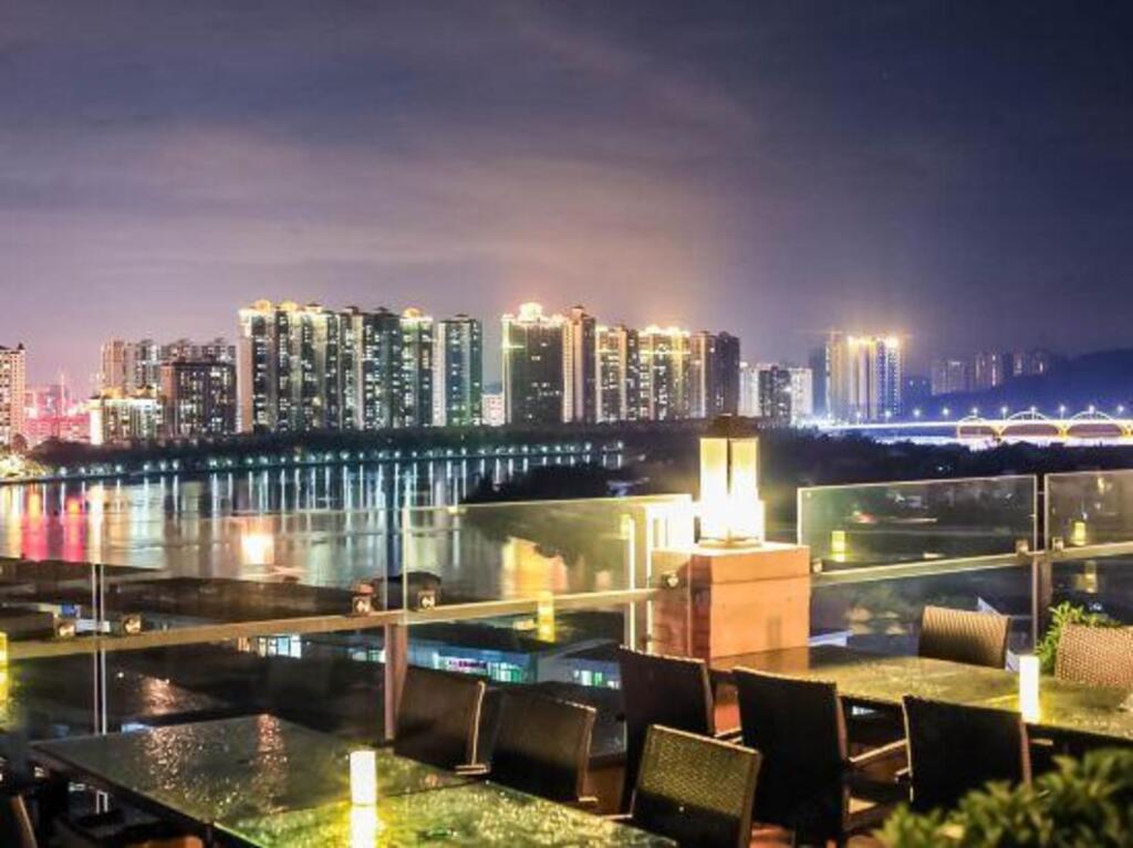 Lotus Hotel - carbon neutral hotel in Zhaoqing
