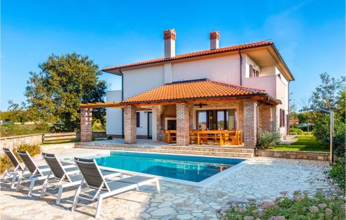 Gorgeous Home In Krmed With Wifi — 4-Star Luxury Hotel in Bale, Croatia