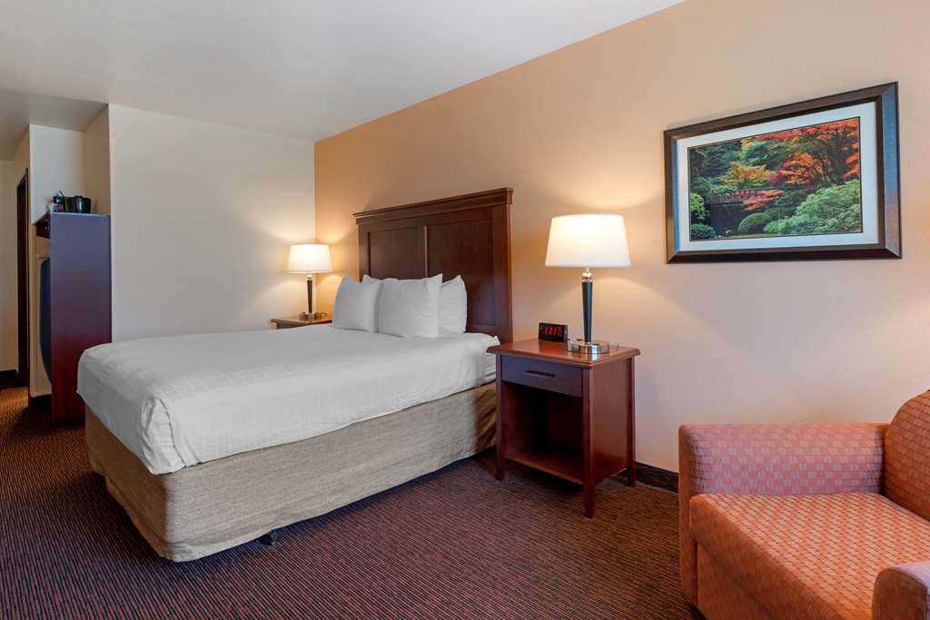 Best Western Pony Soldier Inn Airport - photo 19