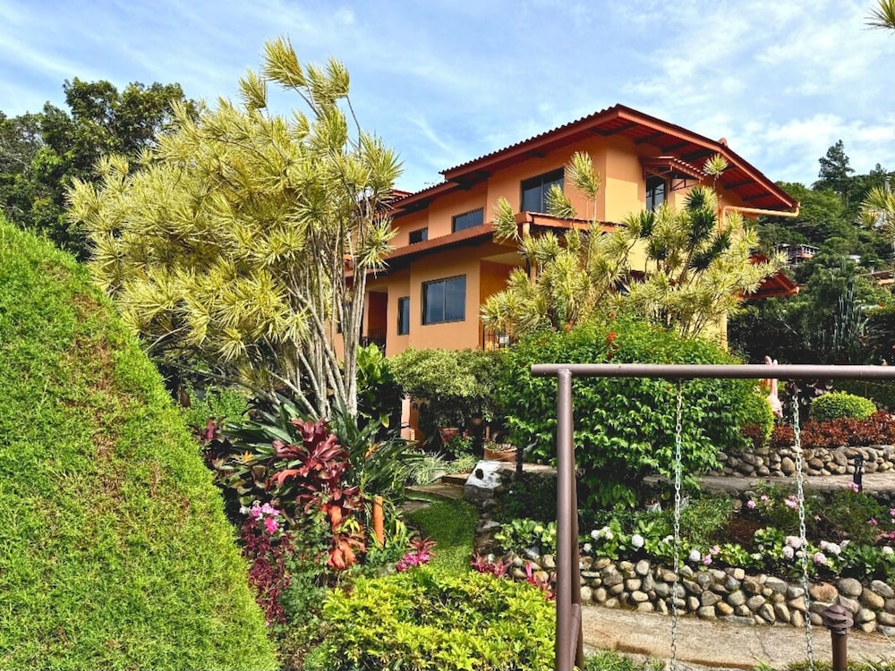 Aparthotel Los Pinos in Boquete, Panama