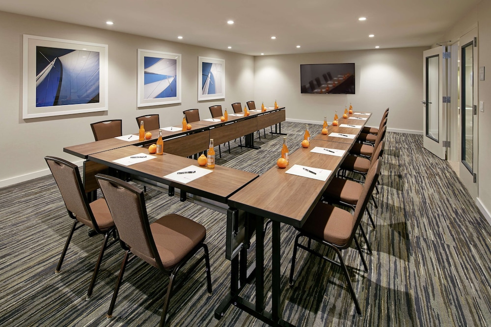 Hilton Garden Inn San Diego Mission Valley Stadium - photo 36