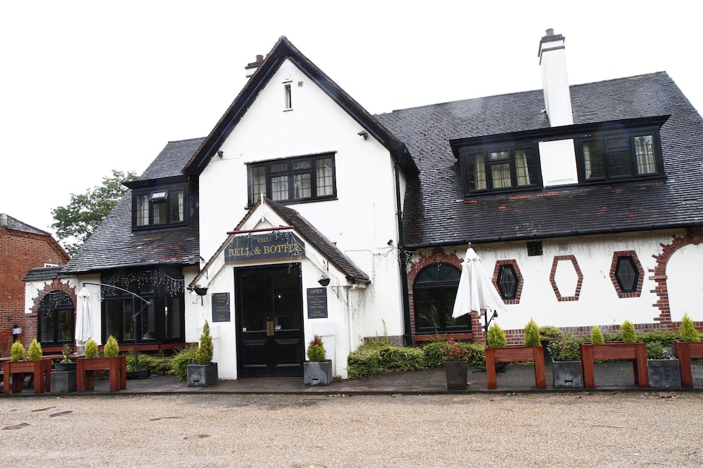The Bell And Bottle — Maidenhead