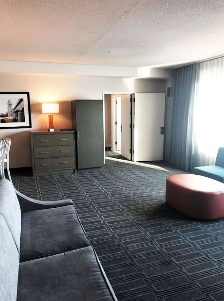 Hilton Philadelphia at Penn's Landing - photo 34