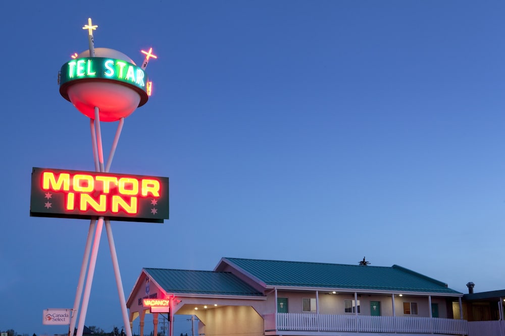 Tel Star Motel — Brooks