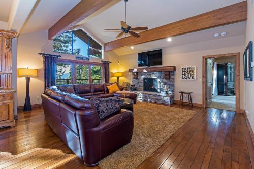 Luxury 4 bedroom 4 5 bath luxury home that sleeps 10 — 4-Star Luxury Hotel in Incline Village, United States