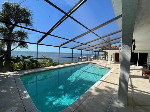 Waterfront Paradise Heated pool AMAZING Sunsets in Bradenton, United States
