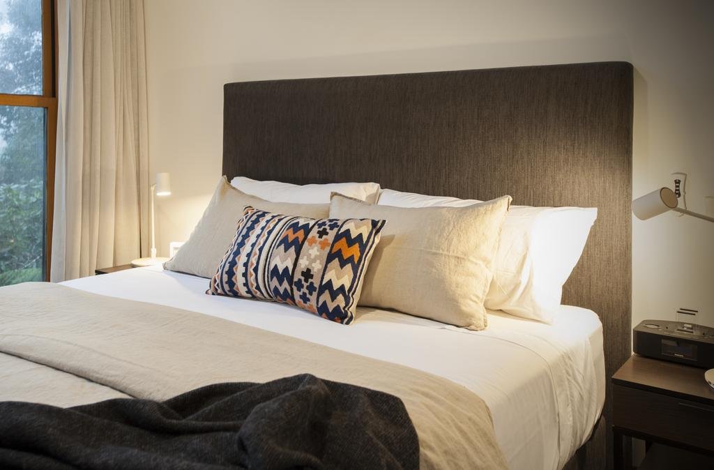 Artist on Everest — 4-Star Luxury Hotel in Olinda, Australia