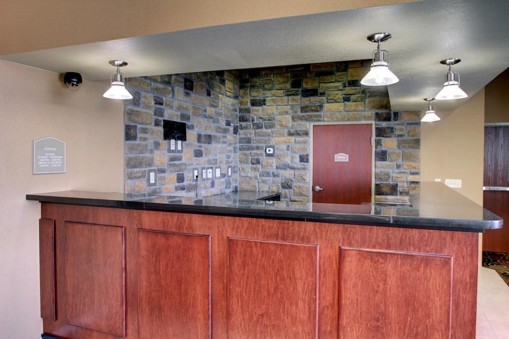 Cobblestone Inn & Suites Bottineau - photo 3