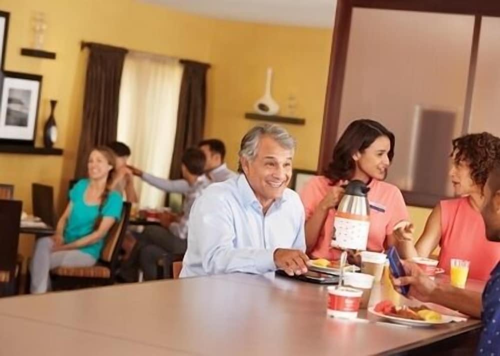 Hampton Inn & Suites Stroudsburg Pocono Mountains - photo 30