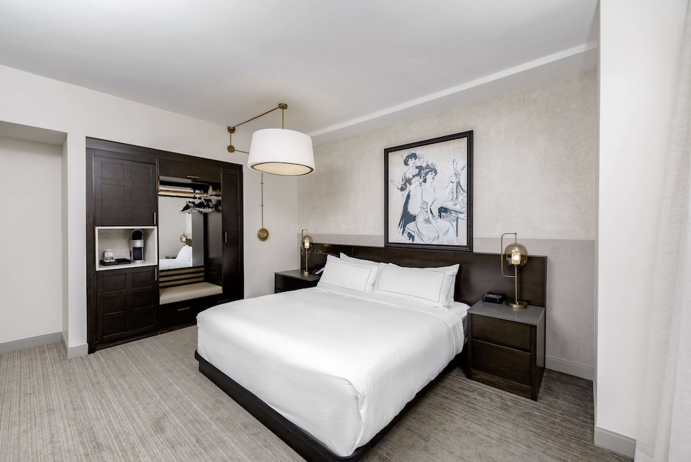 Hotel Fort Des Moines Curio Collection by Hilton - photo 15