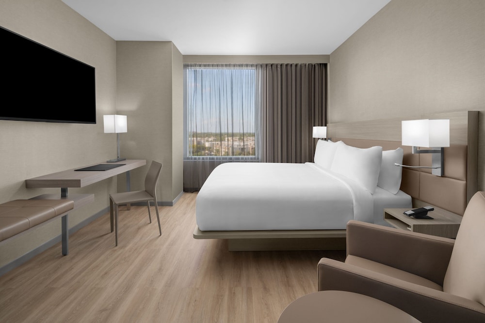 AC Hotel by Marriott Miami Dadeland - photo 7