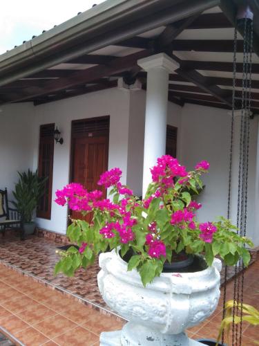 Bell 412 - last minute hotel in Weligama