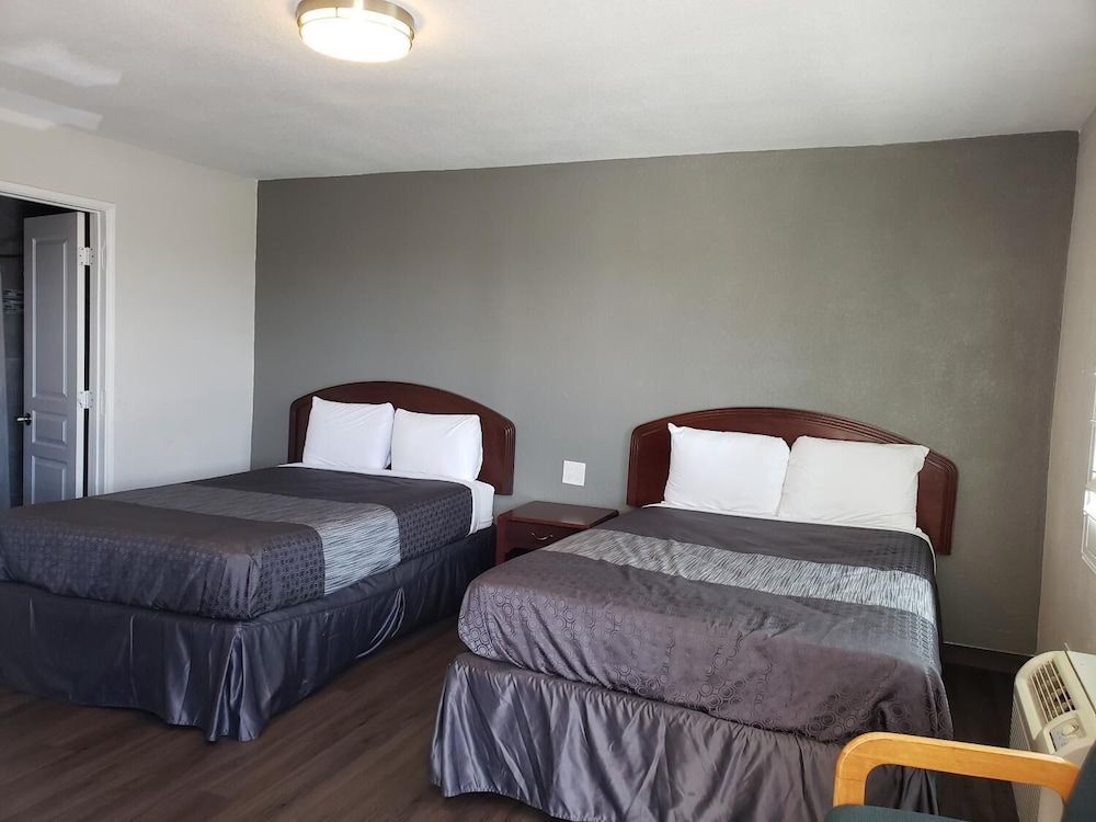 Classic Inn & Suites - photo 16