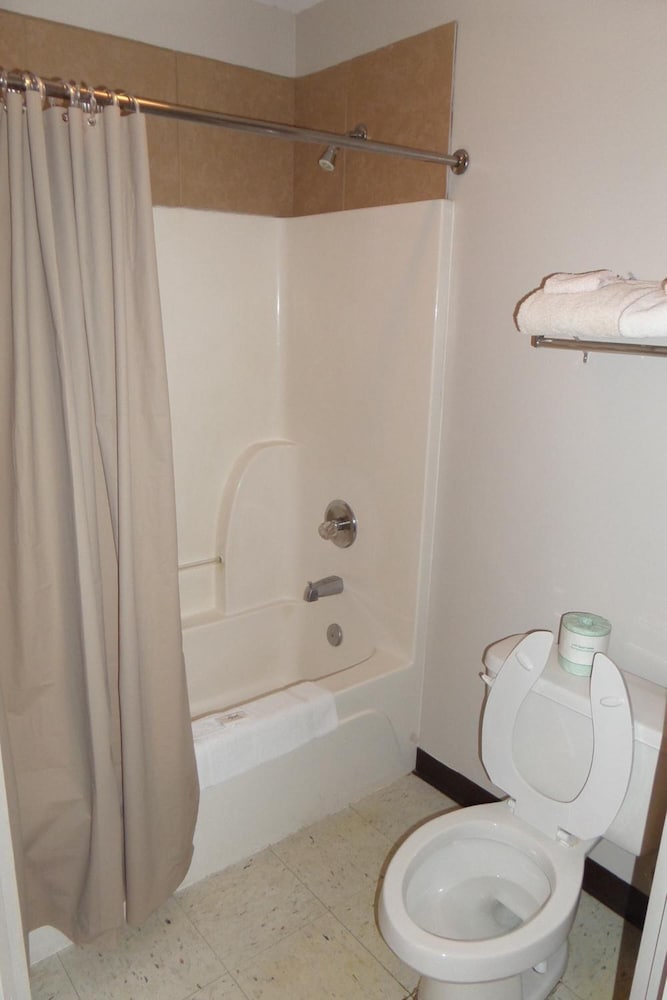 Lynchburg Country Inn - photo 25