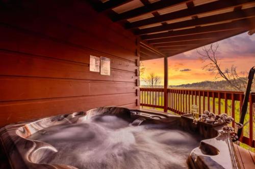 Natures Hideaway - carbon neutral hotel in Sevierville