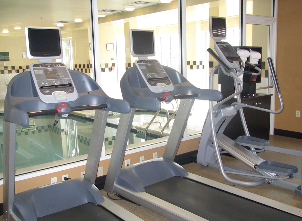 Hilton Garden Inn Addison - photo 29