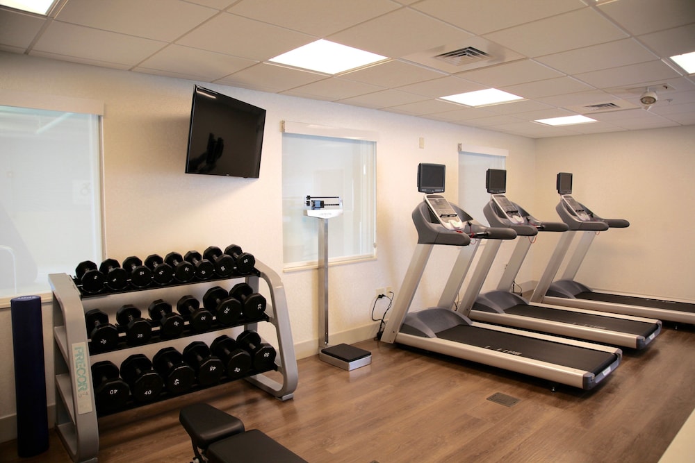 Holiday Inn Express & Suites Oswego by IHG - photo 19
