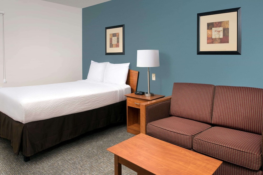 WoodSpring Suites Gainesville I 75 - photo 11