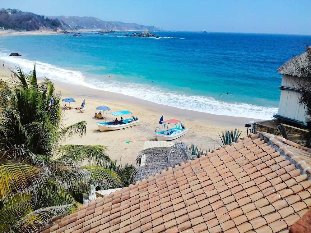 Terrazas del Rinconcito in Santa Maria Tonameca, Mexico