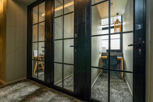 Luxury Studio Apartment CoWorking City Views