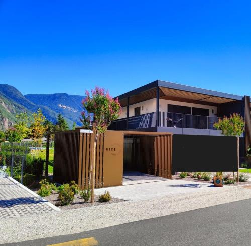 Casa Grutzen Design Apartment with Pool in Bolzano — 4-Star Luxury Hotel in Bolzano, Italy