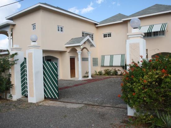 Triplets on the Bay in Montego Bay, Jamaica