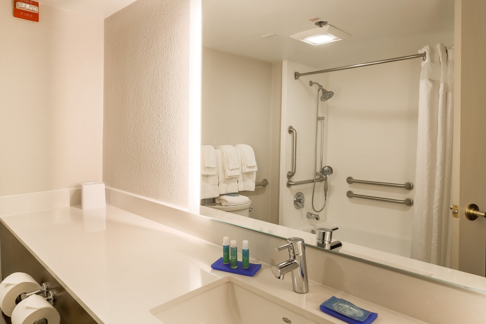 Holiday Inn Express Milwaukee West Medical Center by IHG - photo 27