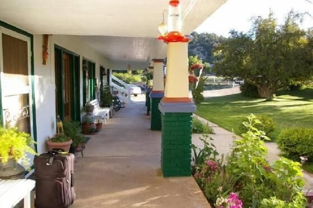 Historic Smith Hotel B&B - photo 47
