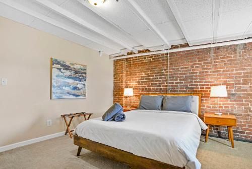 Swepson Guesthouse KING Sleep42 15BR 10BA 22Beds — 4-Star Luxury Hotel in Louisville, United States