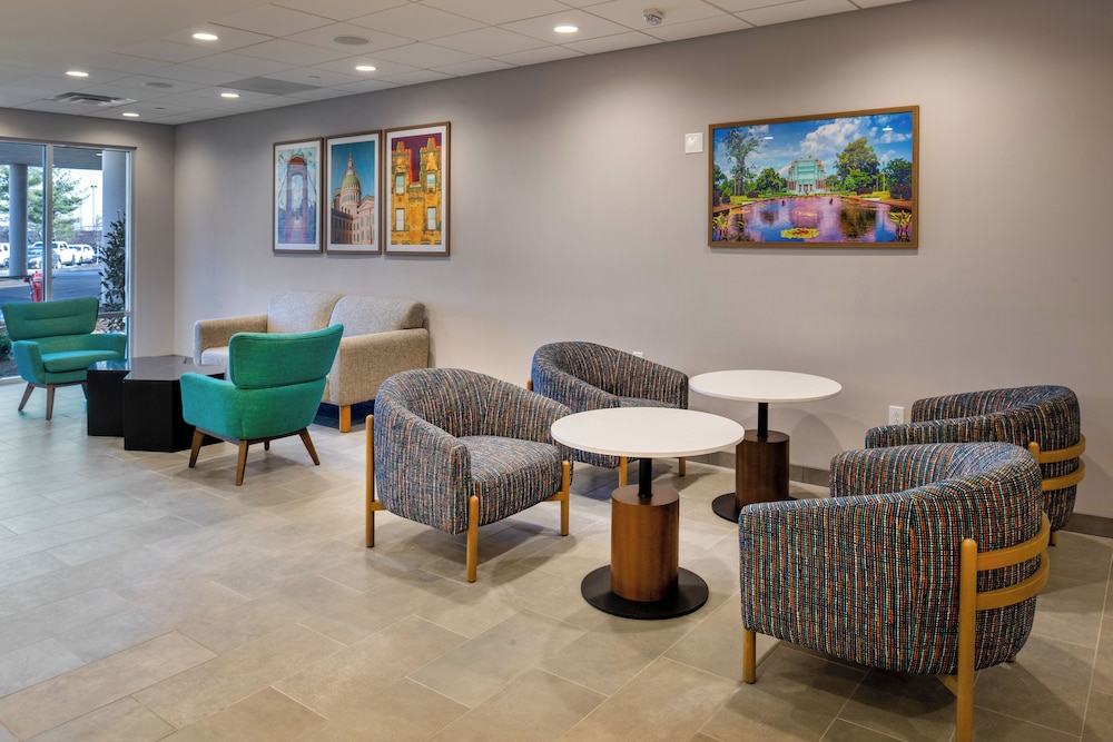 Hampton Inn by Hilton St. Louis Airport - photo 4