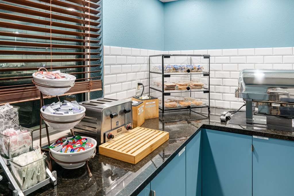 Country Inn & Suites by Radisson Brookings SD - photo 45