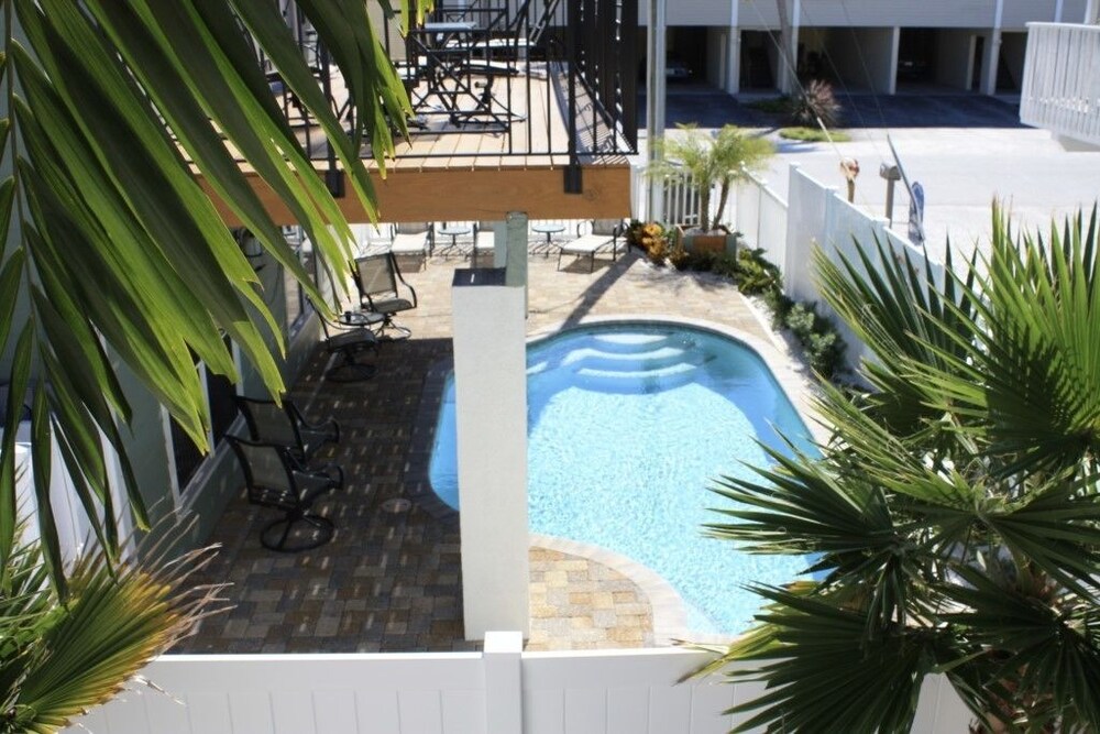 Beach Paradise 6 by Anna Maria - carbon neutral hotel in Holmes Beach
